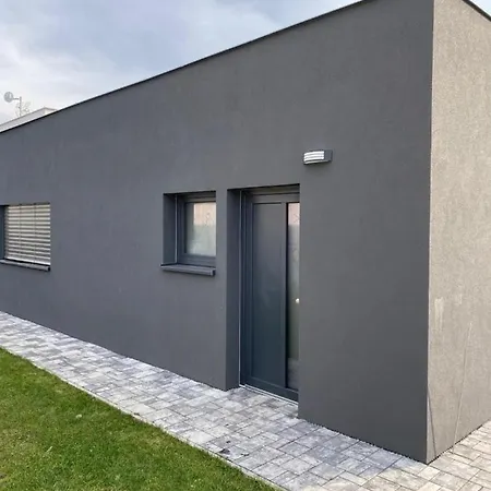 Apartmán U Zastávky Pardubice